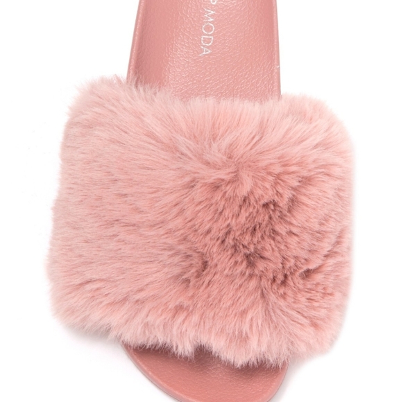 Furry Slides - Picture 5 of 6